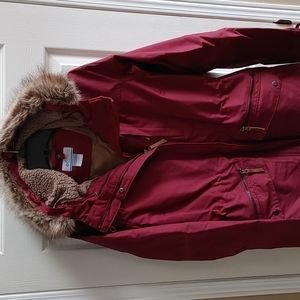 Ladies Columbia Size Large Hooded Burgundy Spring Jacket